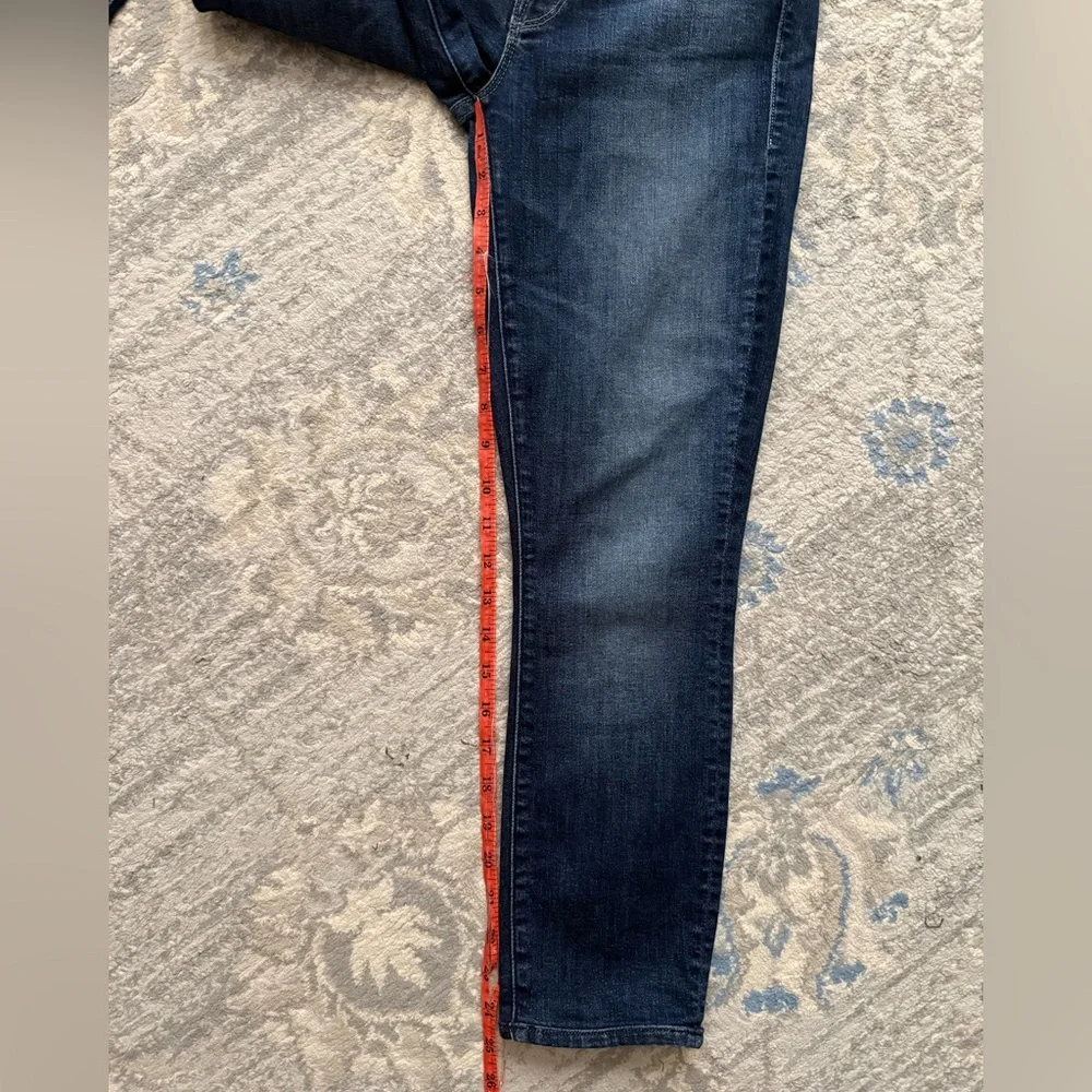 MOTHER Denim Looker Crop Jeans - On the Edge - Picture 7 of 11